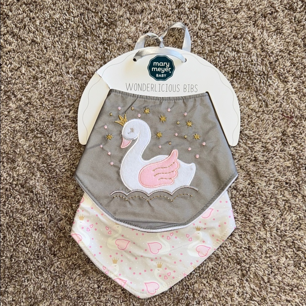 Mary Meyer Baby wonderlicious itsy glitzy swan bib set